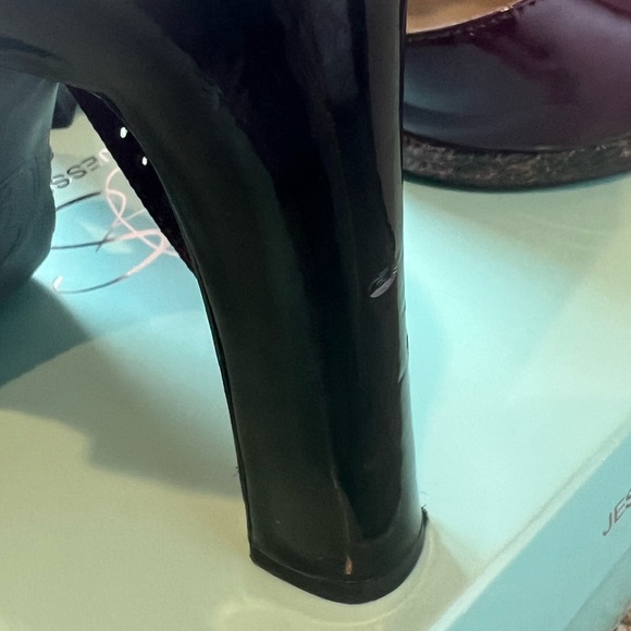 Jessica Simpson sz 10 plum 4 inch heels - Picture 4 of 4